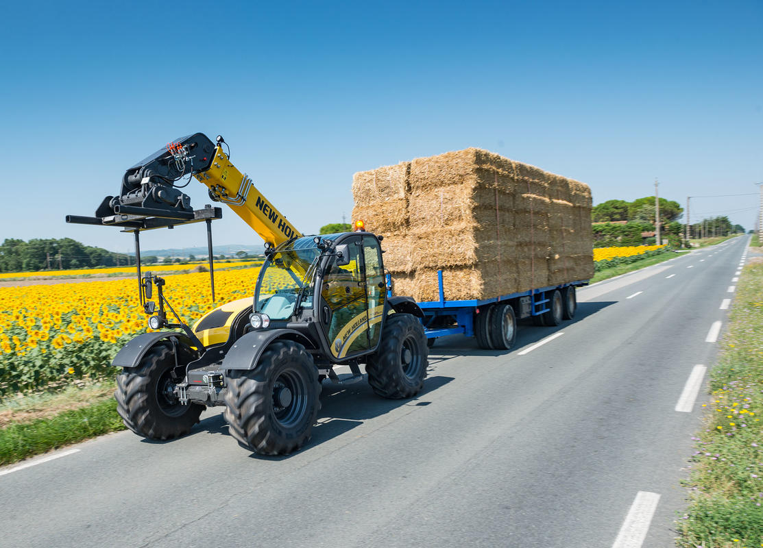 New Holland: i nuovi sollevatori telescopici della serie TH  configurazione agricola Nh2%2010-11%202018