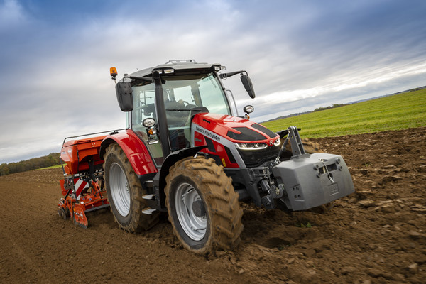 Durable and versatile the MF 5S tractors