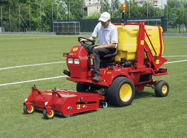 Campi da calcio in erba naturale: le macchine per la manutenzione