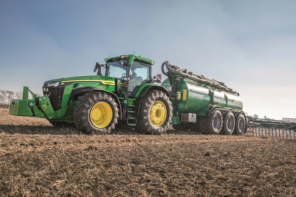 Top 4 New Features in the New John Deere 9 Series Tractors